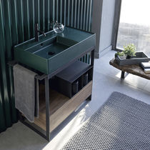Metal washbasin stand