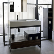 Metal washbasin stand