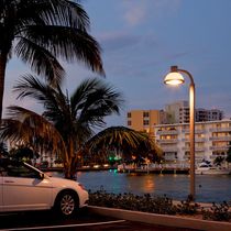 Urban lamp post / contemporary / cast aluminum...