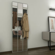 Metal coat hanger / glass