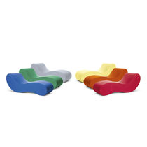 Contemporary chaise longue / fabric / red