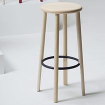 Contemporary bar stool / leather / oak /...