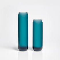 Contemporary vase / crystal