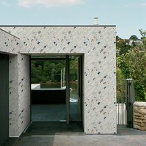 Contemporary wallpaper / patterned