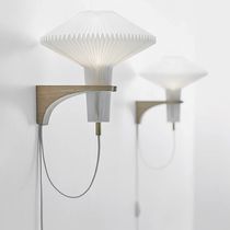Traditional wall light / oak / incandescent...