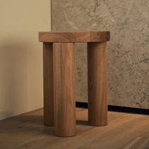 Contemporary stool / oak
