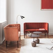 Contemporary sofa / fabric / leather / oak