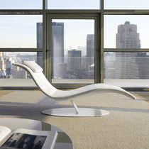 Contemporary chaise longue / fabric / leather