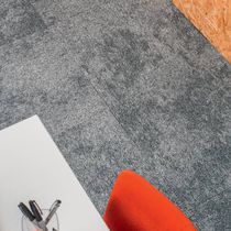 Carpet tile / loop pile / structured / polyamide