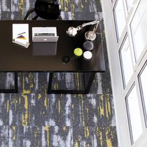 Carpet tile / loop pile / structured / polyamide