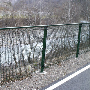 welded mesh fence