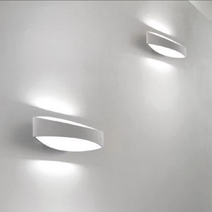 contemporary wall light