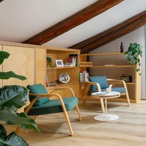 contemporary visitor armchair