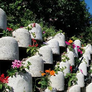 concrete retaining wall / modular / prefab / for garden enclosures
