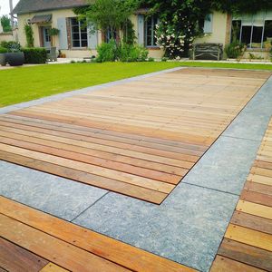 swimming pool with movable floor