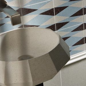 free-standing washbasin