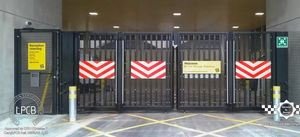 bi-fold gate