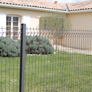 welded mesh fence