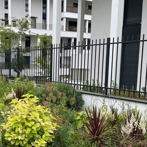 bar fence