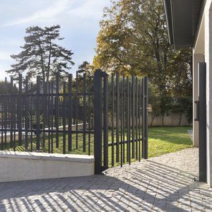 swing gate