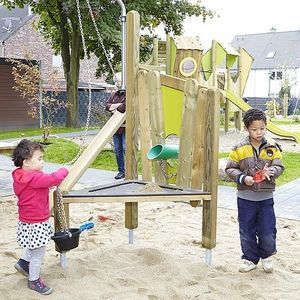 playground water play feature