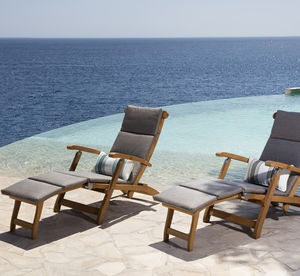 traditional sun lounger / teak / garden