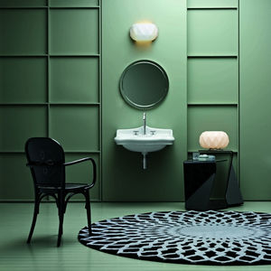 wall-mounted washbasin