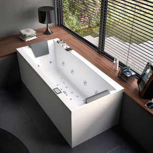 corner bathtub