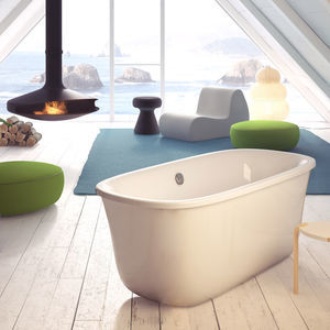 oval bathtub 1