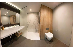contemporary bathroom