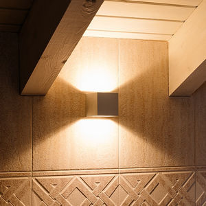 contemporary wall light