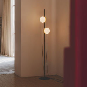 floor-standing lamp