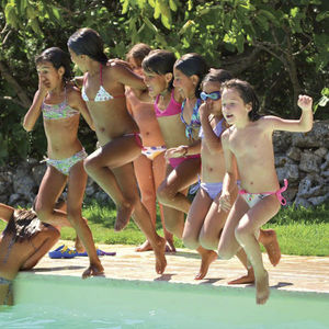 stone swimming pool coping