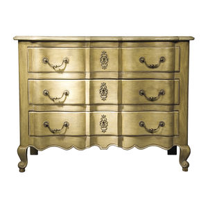 traditional chest of drawers