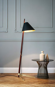 floor-standing lamp