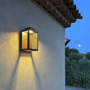 contemporary wall light