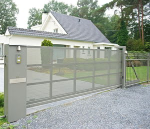 sliding gate