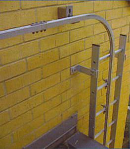 security anchoring stud
