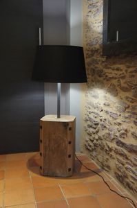floor-standing lamp