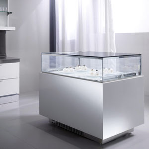 island refrigerated display case