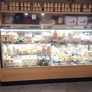 counter refrigerated display case 1
