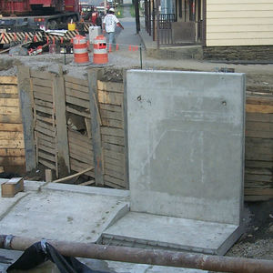 reinforced concrete retaining wall
