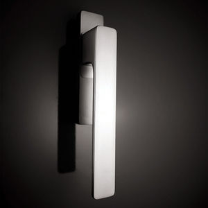 window handle / brass / contemporary