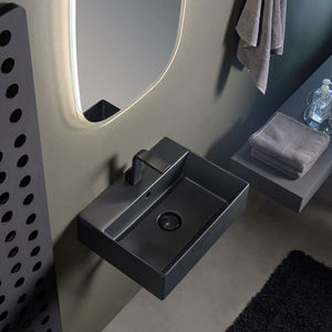 wall-mounted washbasin