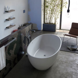 oval bathtub