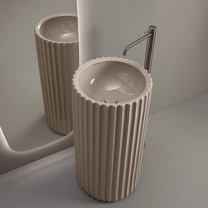 free-standing washbasin
