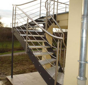 half-turn staircase