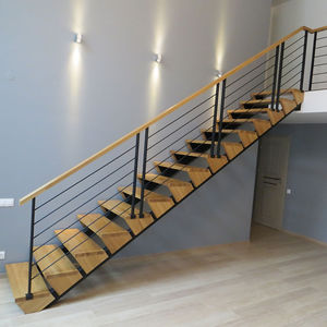 straight staircase / metal frame / wooden steps / without risers