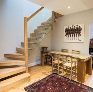 quarter-turn staircase / wooden frame / wooden steps / without risers