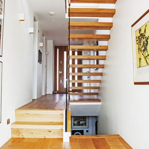 straight staircase / wooden frame / wooden steps / without risers